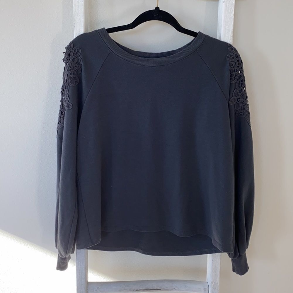 Eyeshadow | Charcoal | Knotted Accent Long Sleeve Sweatshirt | Size Medium